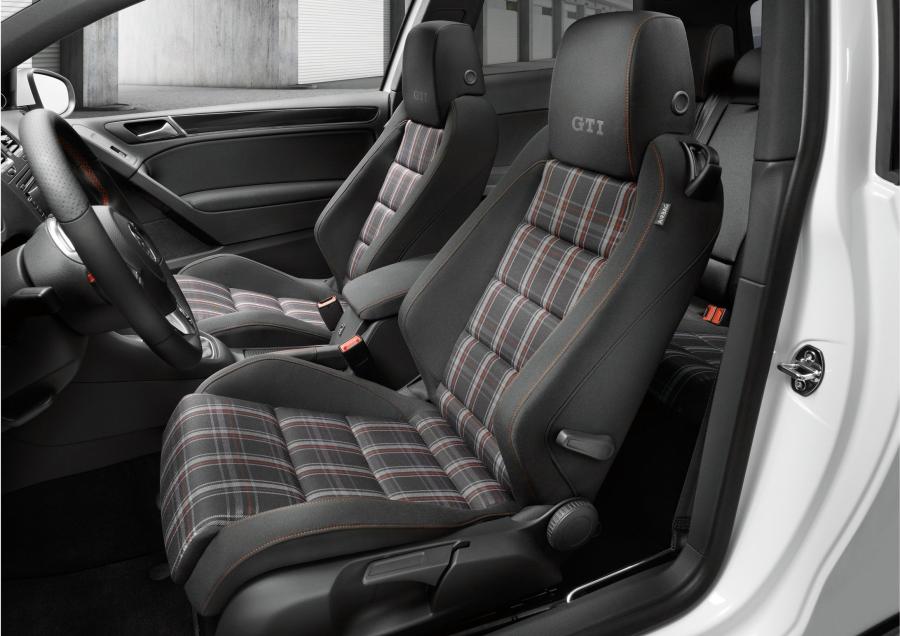  Volkswagen Golf GTi 2008 года  (фото 13 из 83)